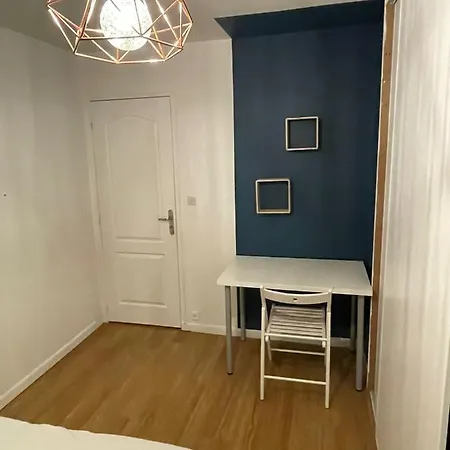 Pepsy Blue Pres De Paris Apartmán Stains